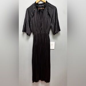 Zara Pleated Short Sleeve Satin Midi Dress in Black S